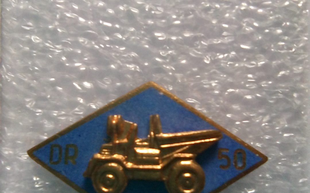 Dutra DR-50 dömper jelvény