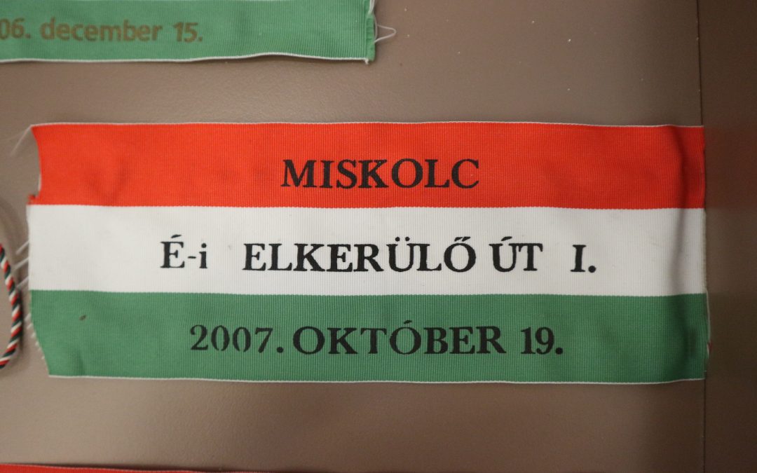 Miskolc É-i Elkerülőút átadási szalag