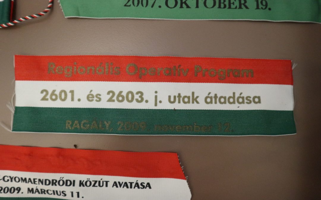 2601 és 2603 j. utak átadási szalag