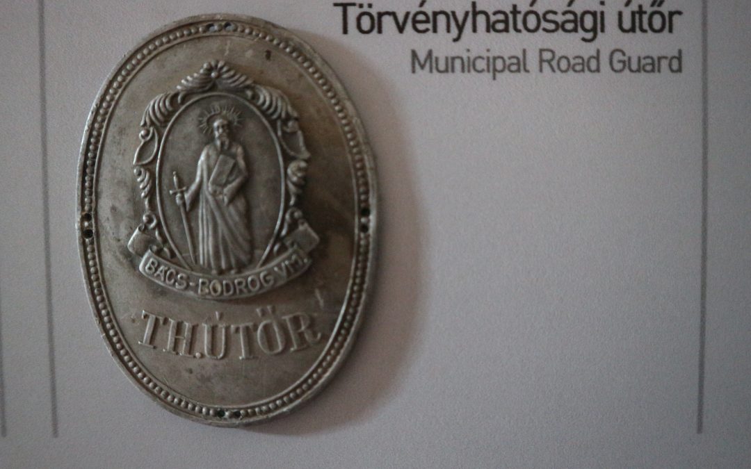 TH Útőr sapka jelvény
